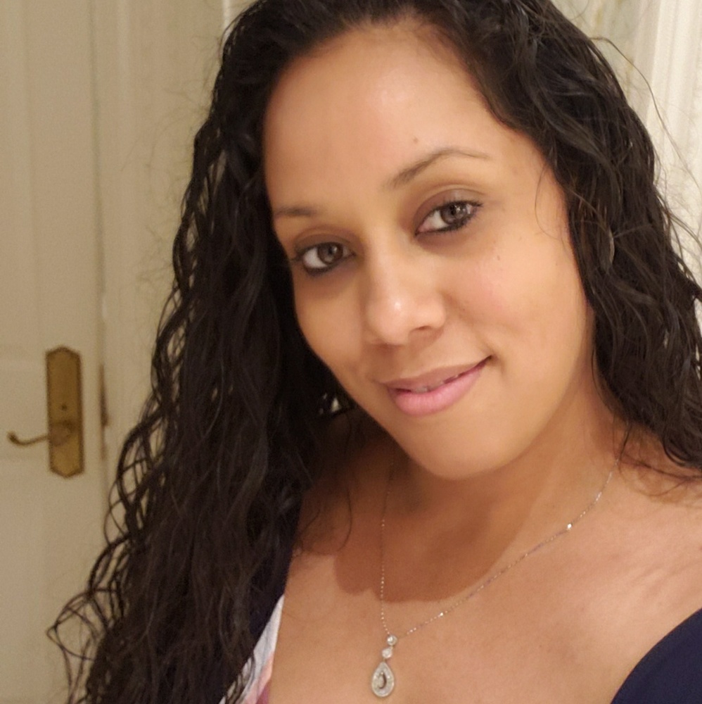 Meet your Posher, Raquel